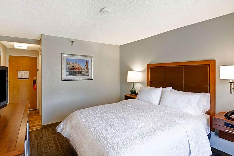 Hampton Inn By Hilton Memphis-Poplar