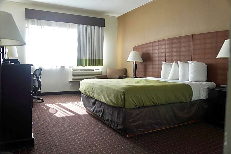 American Inn & Suites
