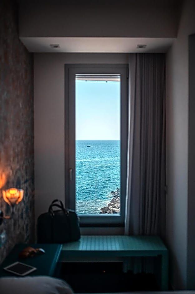 Nautilus Hotel