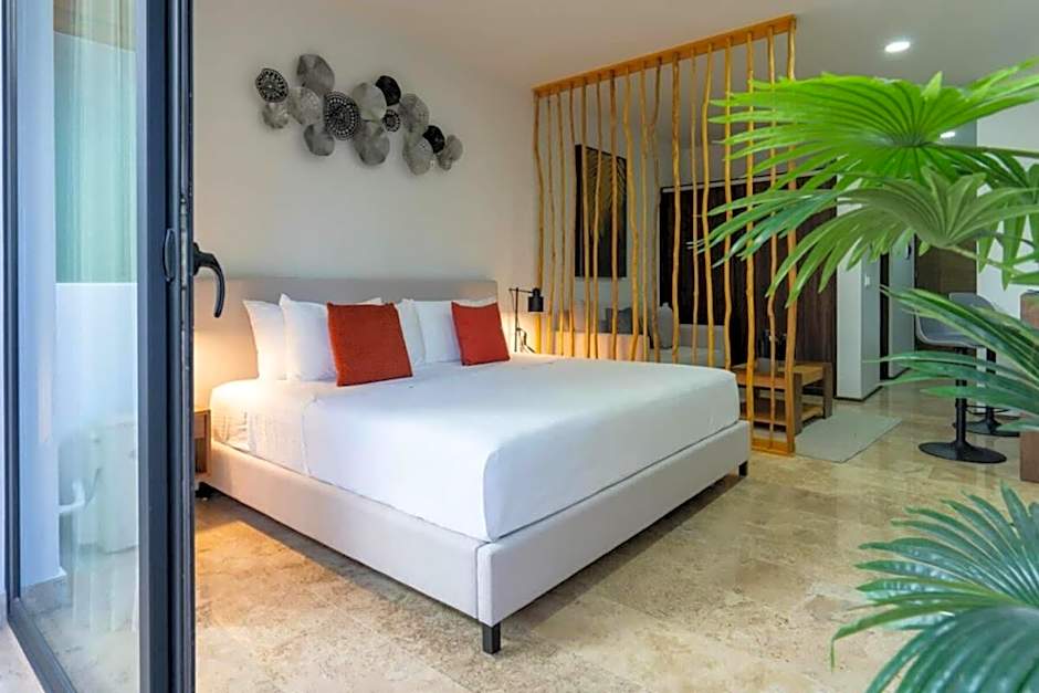 Cozy Studio Pool and Roof Lounge Beach 5 Blocks