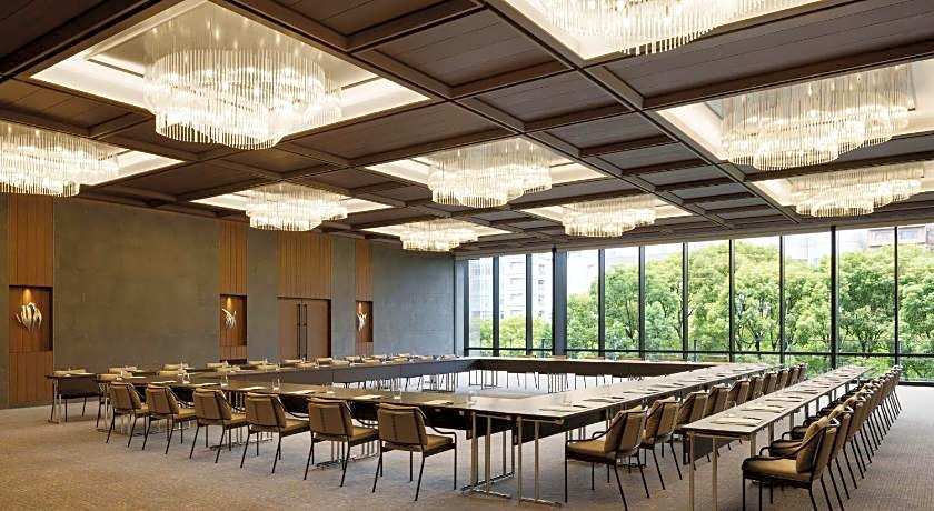 TIAD, Autograph Collection