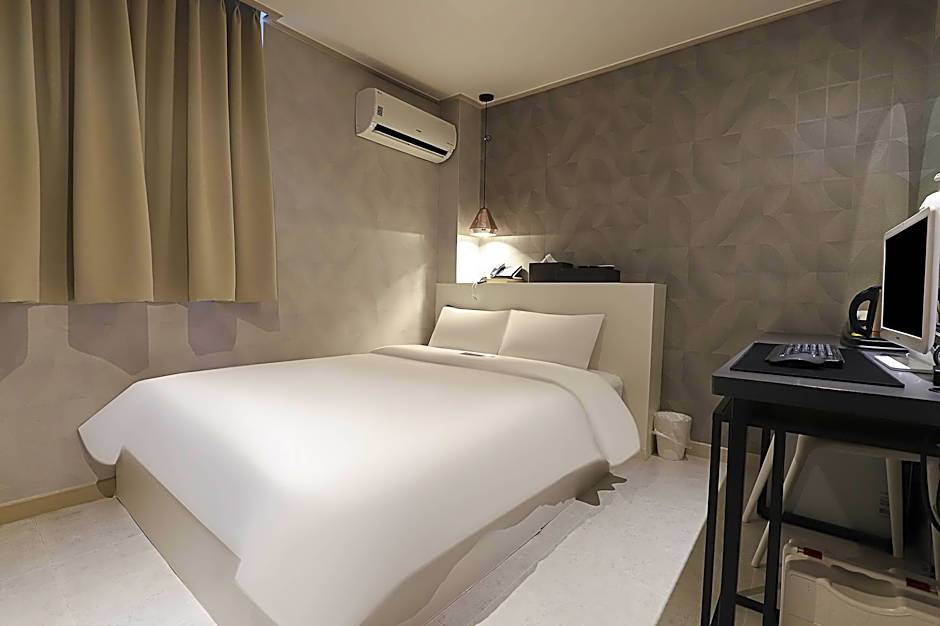 Uiwang Hotel Nine