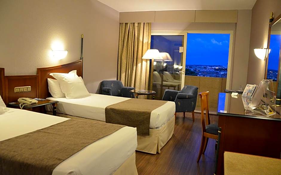 Beatriz Toledo Auditorium & Spa