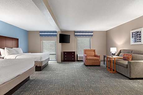 One-Bedroom Queen Suite with Two Queen Beds - Non-Smoking