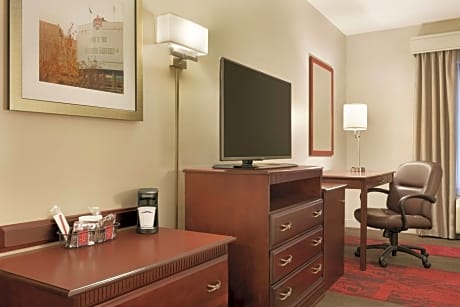 King Room with King Bed - Non-Smoking