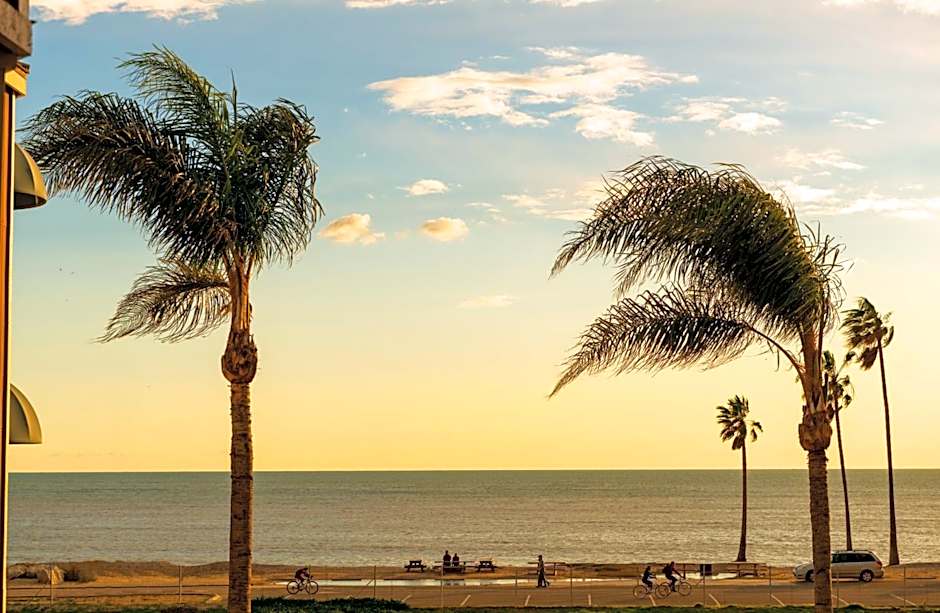 Beachfront Inn