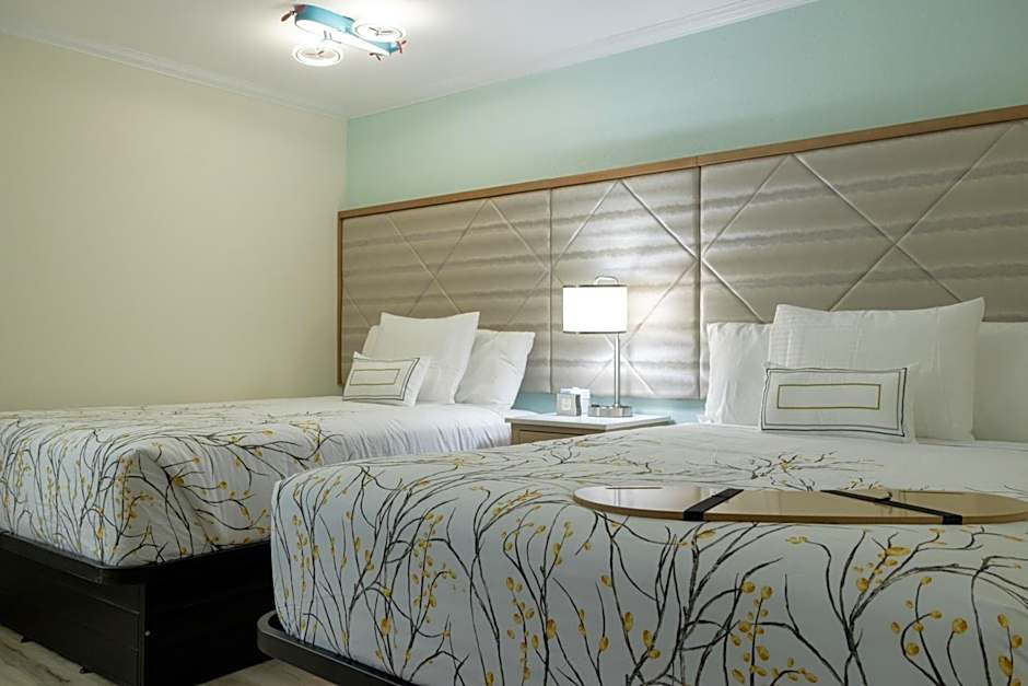 New 2025-Ocean Sands Beach Boutique Inn-Sauna and Salt-Mineral Pool -Free Beach Bikes and Famous Beach-Nightly Popcorn-Bathrobes and Sunscreen in all rooms-Ultra Sparkling-Free Laundry-4 Grand Presidential Black Beds in all rooms-Savings#252-242-SAND