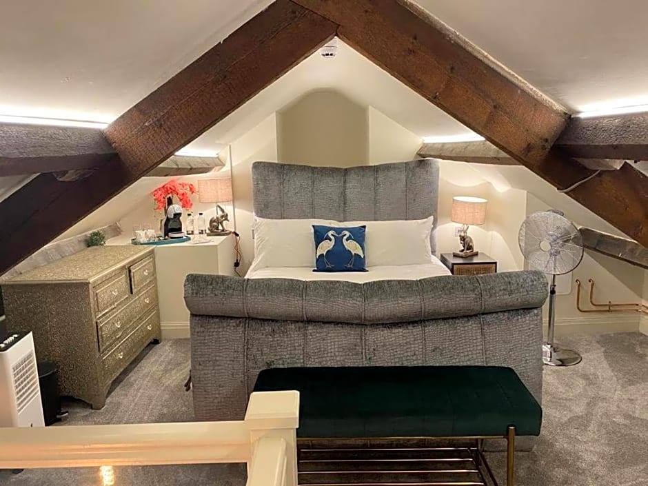 The Hive at Poppi-Red