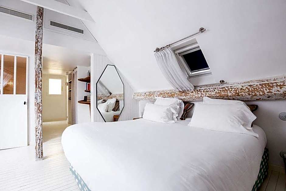 Photo 1 of 10 of Suite