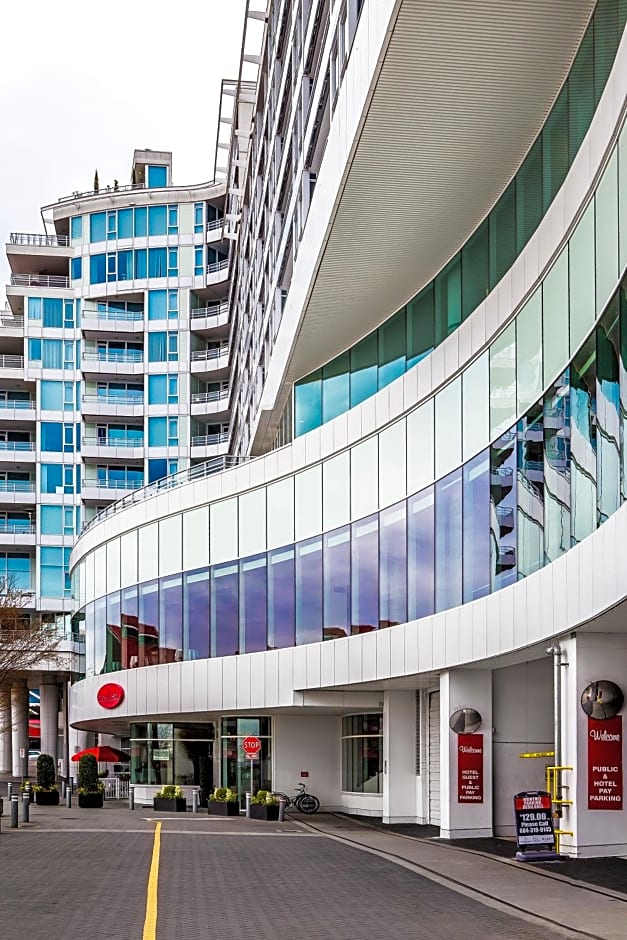 Pinnacle Hotel At The Pier