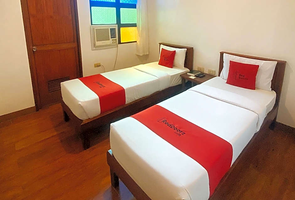 RedDoorz Plus at Balai Sofia Bed & Breakfast Batangas