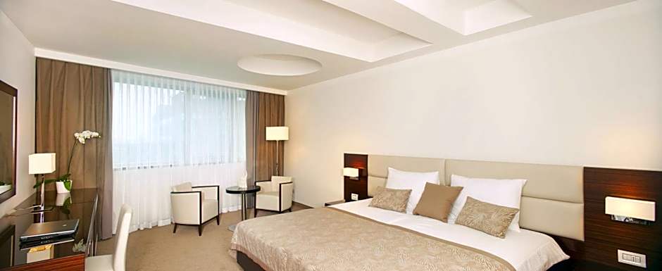 Hotel Aristos
