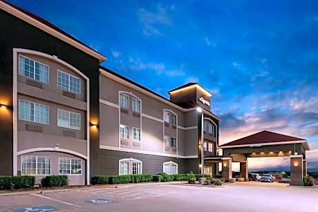 La Quinta Inn & Suites by Wyndham Bridgeport