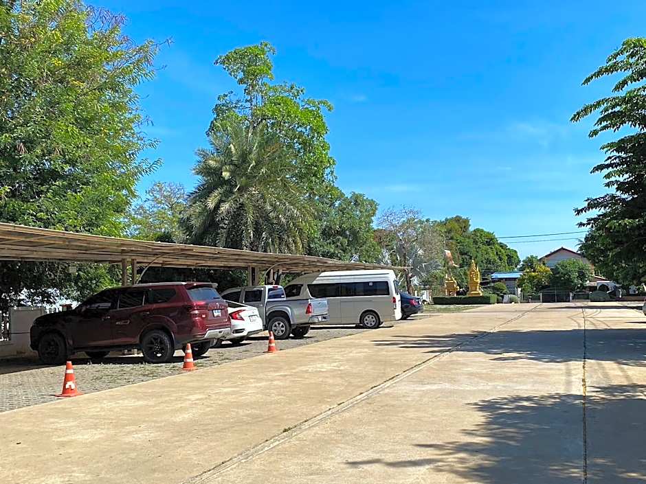 Chaophayathara Riverside Hotel