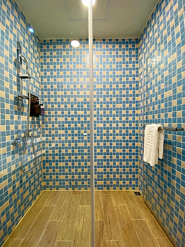 Fengjia JinRui Hotel