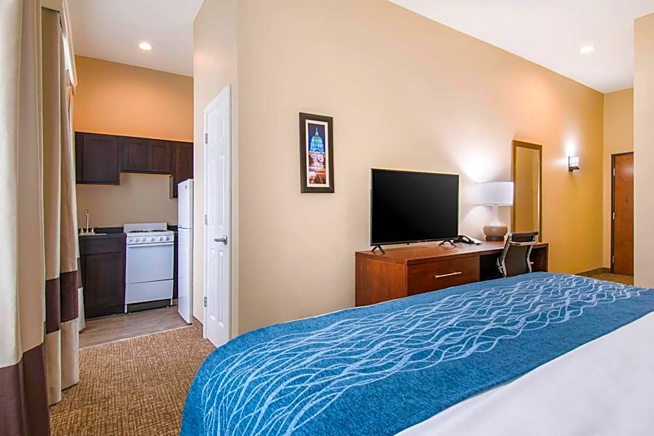 Comfort Inn & Suites Harrisburg - Hershey West