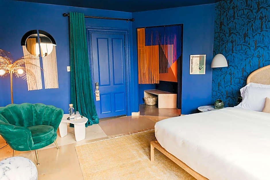 Photo 1 of 14 of Deluxe 1 Queen Bed