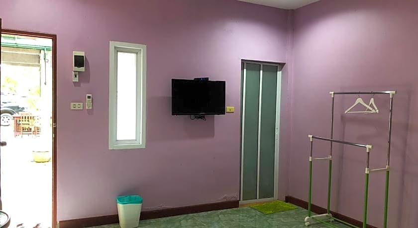 Green Happy Homestay 