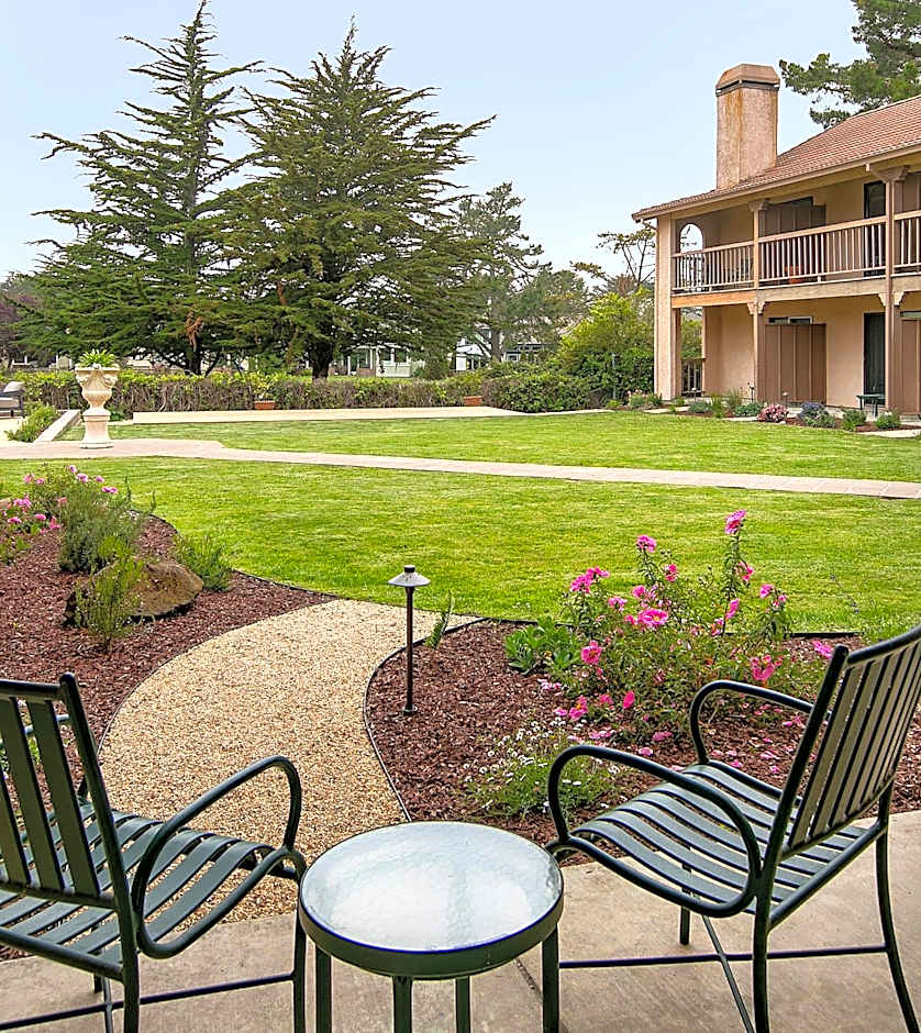 Half Moon Bay Lodge