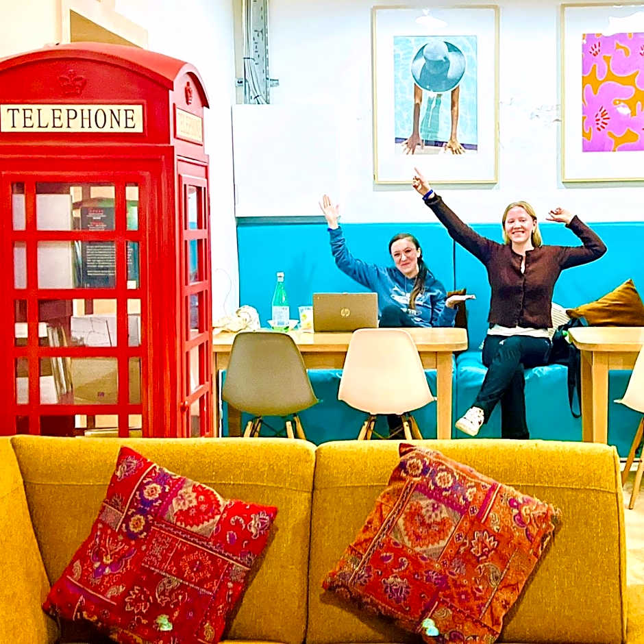 Follow the Sun Boutique Hostel - Pool, Breakfast & Sea Views