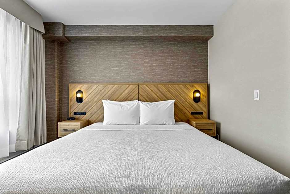 Sandman Hotel & Suites Calgary West