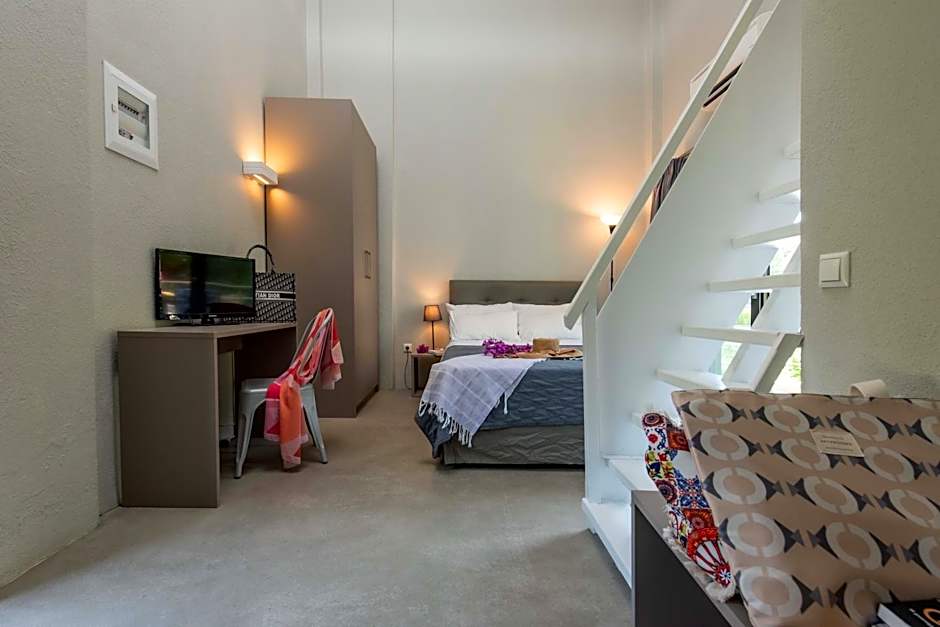 Sani More & Sani Woods