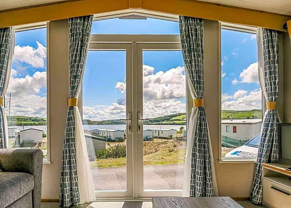 Waters Edge Leisure Park