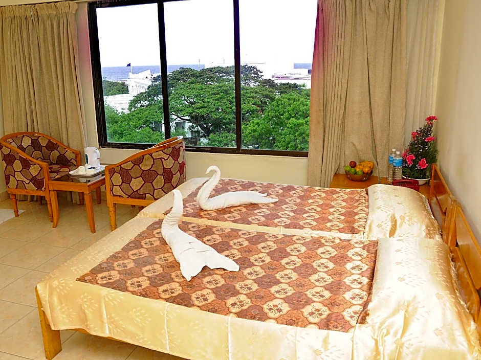Hotel Manhattan – Chennai, IL