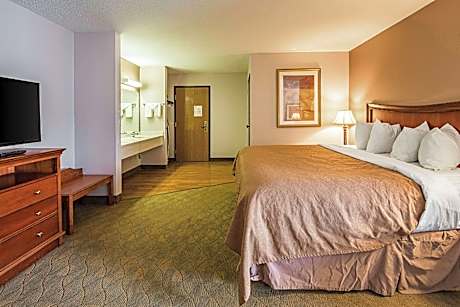 1 King Suite Non-Smoking