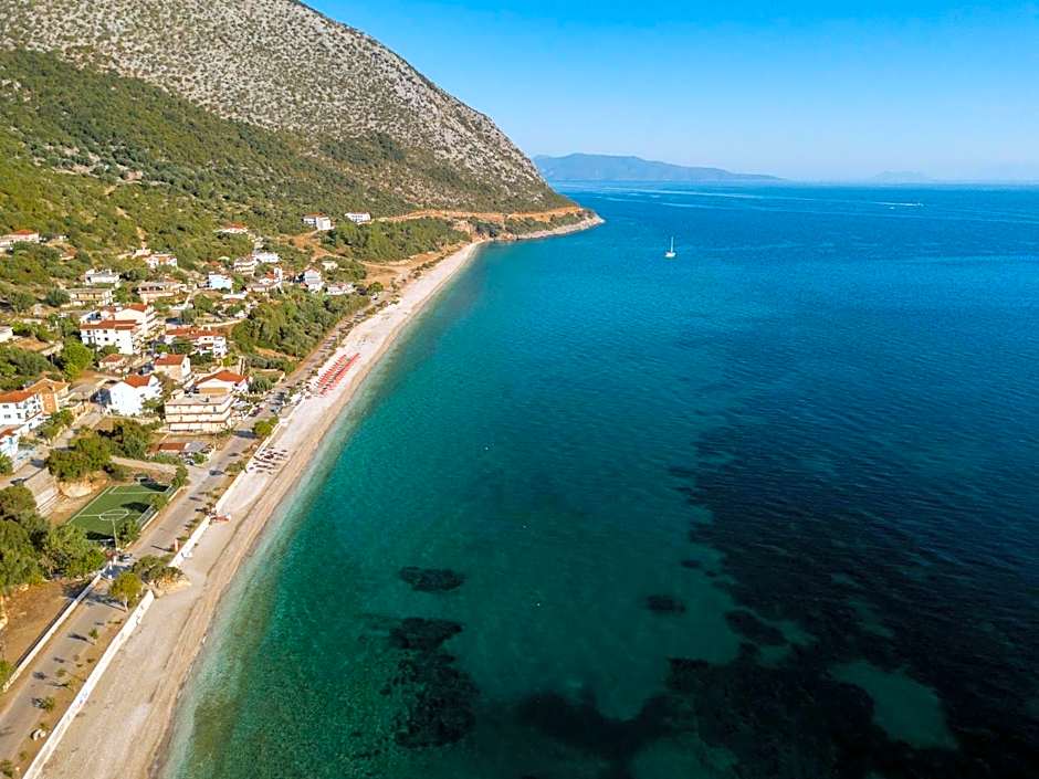 Akrogiali Studios