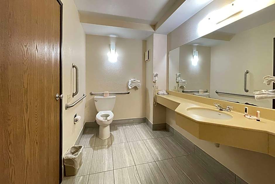 Super 8 by Wyndham Columbia Clark Lane