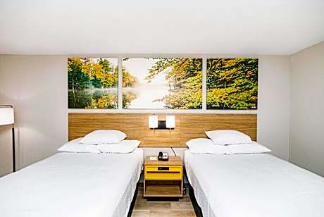 2 Double Beds, Modern Room, Smoking