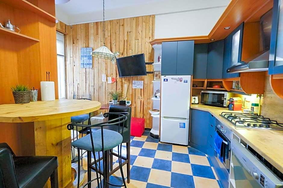 Acacia Private Rooms & Studios