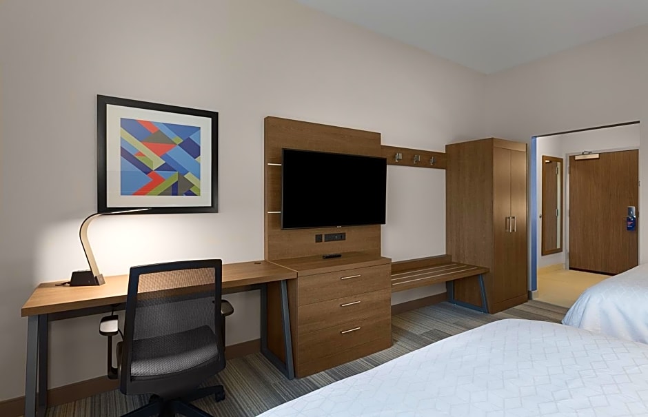 Holiday Inn Express And Suites Fayetteville South By IHG
