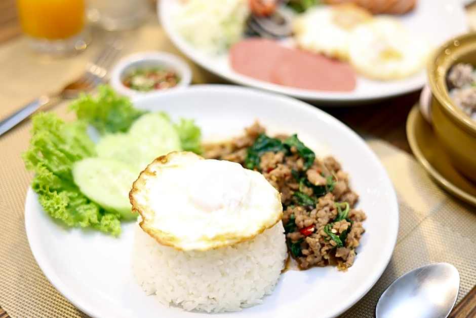 Convenient Grand Plus Hotel Suvarnabhumi