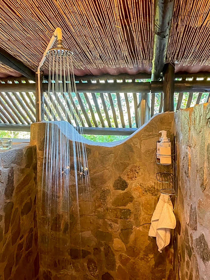 iKhaya LamaDube Game Lodge