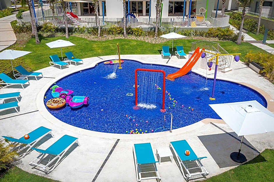 Catalonia Grand Costa Mujeres All Suites & Spa