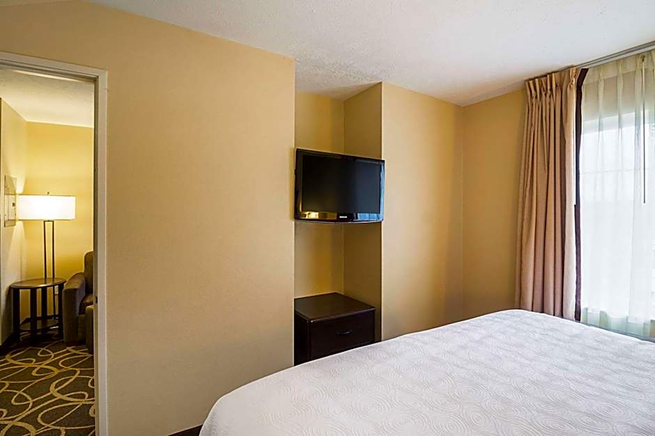 MainStay Suites Fargo - I-94 Medical Center