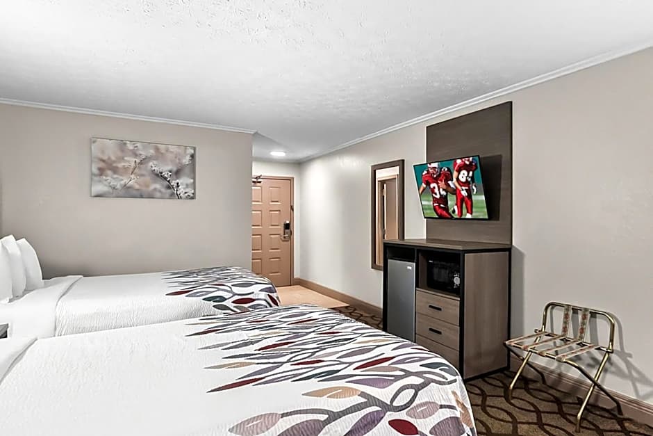 Red Roof Inn & Suites Lexington - Hamburg