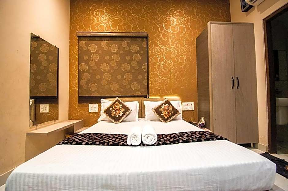 Photo 1 of 6 of Standard 1 King Bed