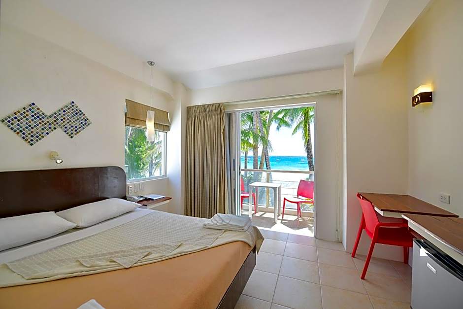 Photo 1 of 10 of 1 Queen Bed, Ocean View