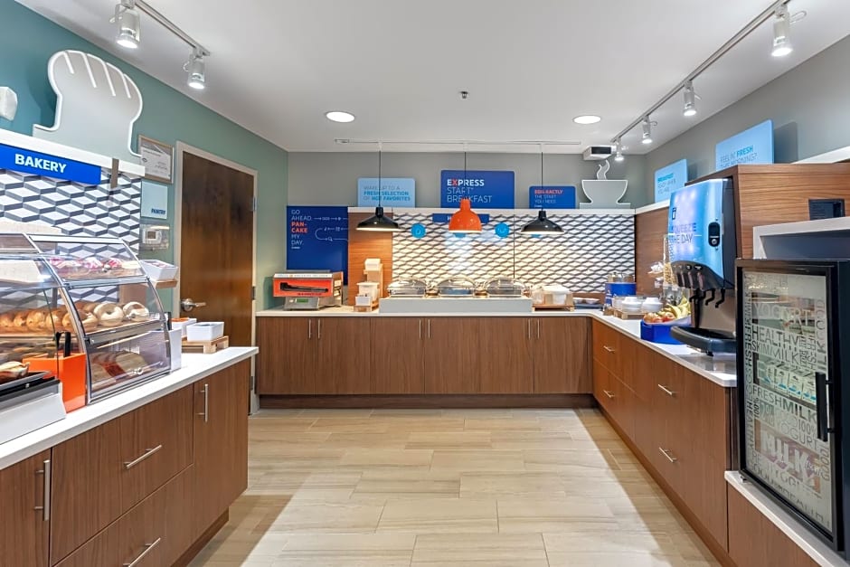 Holiday Inn Express Alpharetta - Roswell By IHG