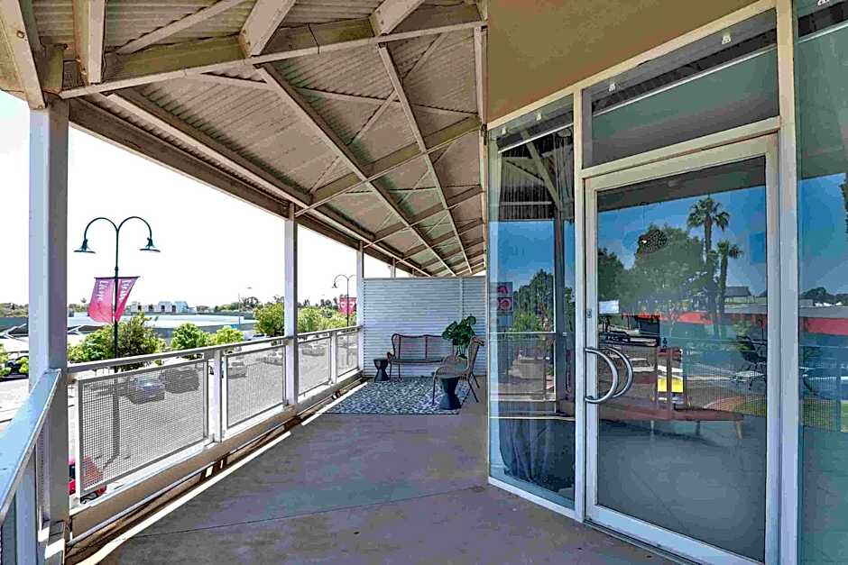 Indulge Apartments - CBD