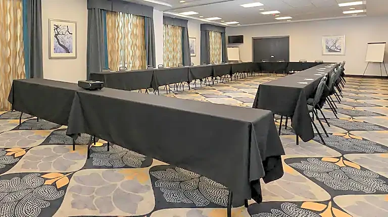 Hampton Inn & Suites Des Moines Downtown
