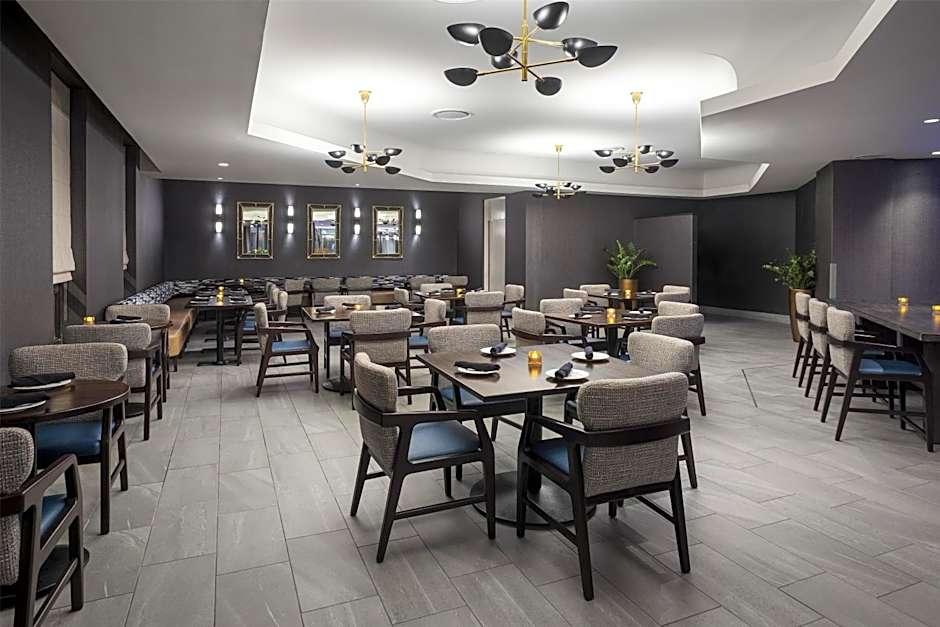 DoubleTree by Hilton - Philadelphia Center City