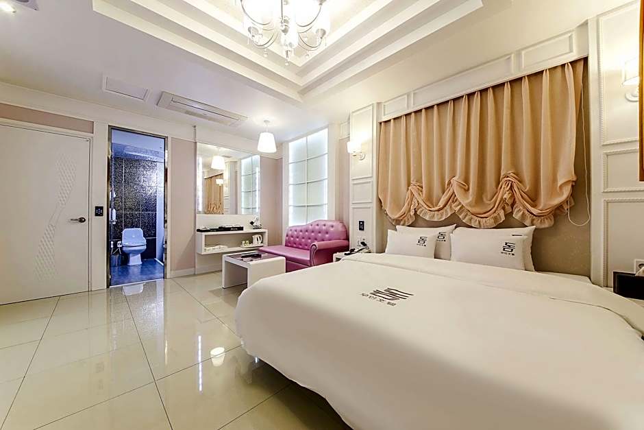 Dom Hotel