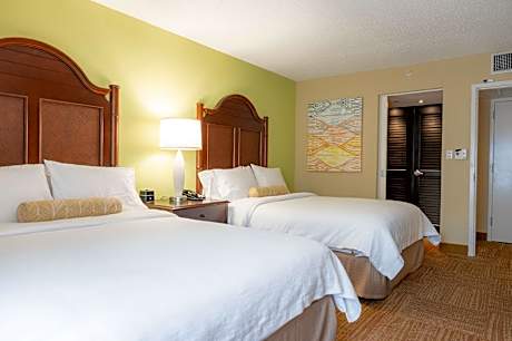 2 Queen Premium Suite- Free Bkfast-Drinks