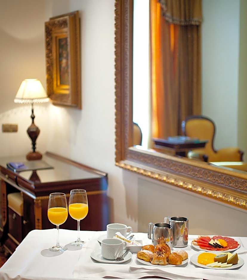 Hotel Alameda Palace