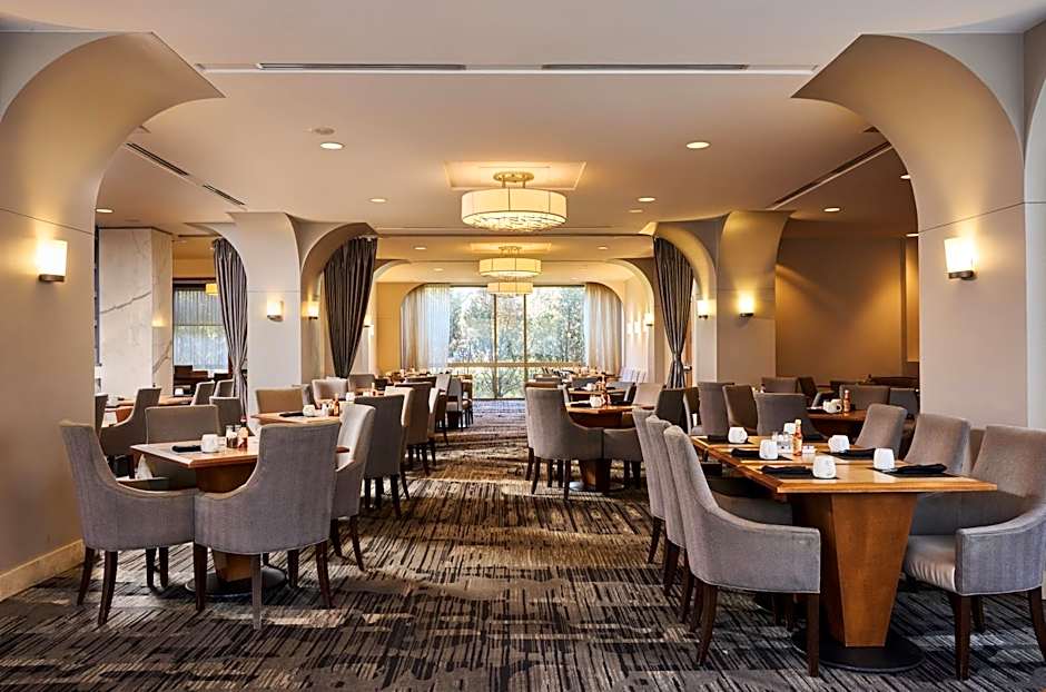 Renaissance Chicago O'Hare Suites Hotel
