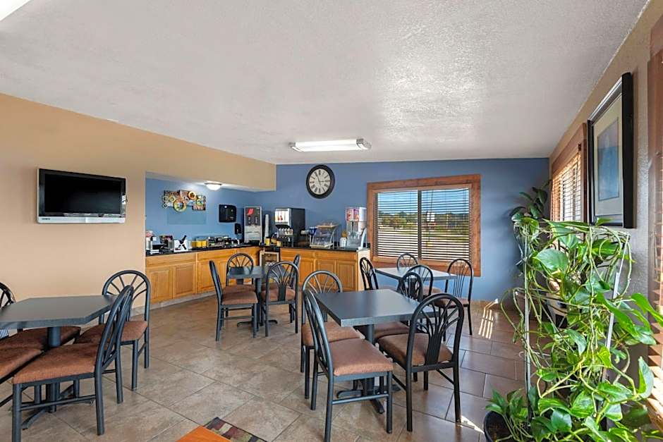 Days Inn by Wyndham Newton
